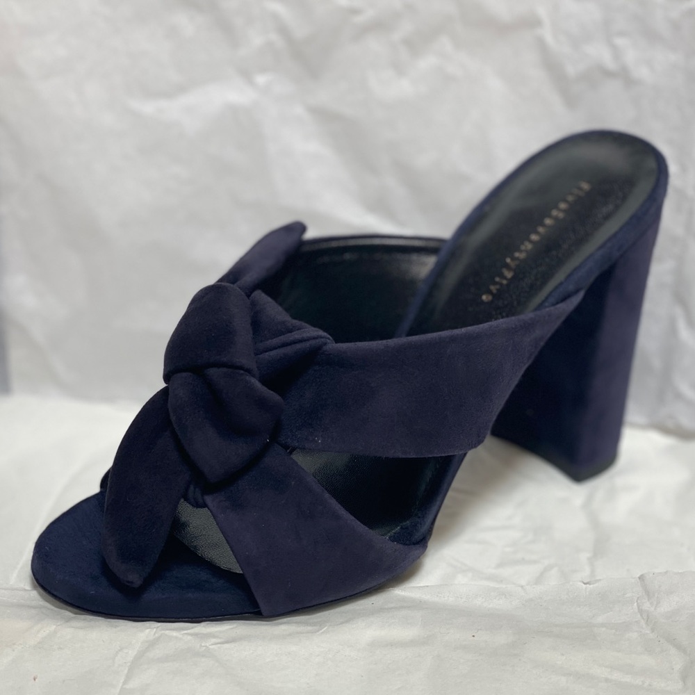 NIB FiveSeventyFive mule. 36